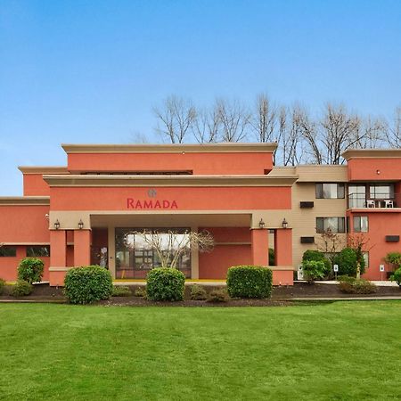 Ramada By Wyndham Tukwila Southcenter Hotel Exterior foto